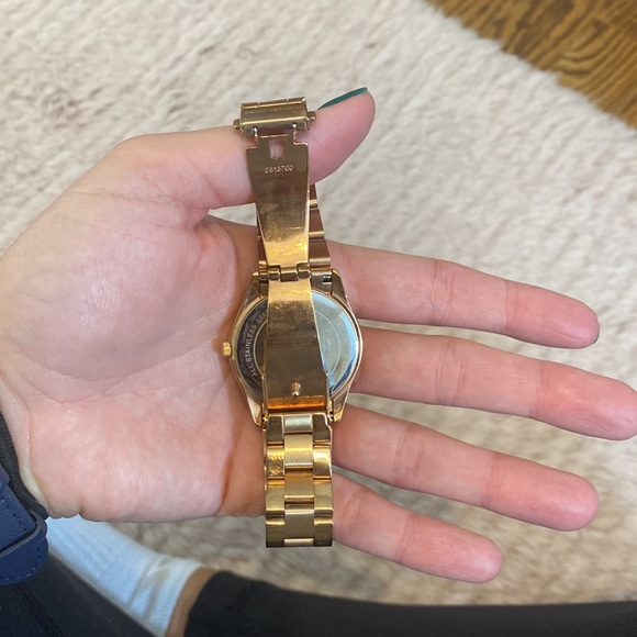 Rose gold womens Michael Kors watch - Picture 3 of 3